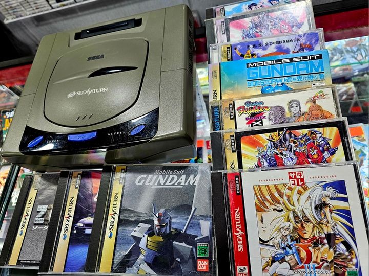 Paquete Sega Saturn (consola y 11 discos)